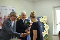 8.-Przewodniczący-Rady-Miejskiej-składa-podziękowanie-Pani-Marszałek